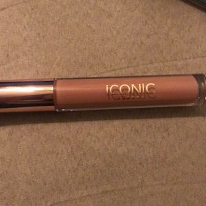 Brand new a iconic lip plumping gloss